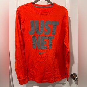 Men’s Nike Large long sleeve shirt NWOT.